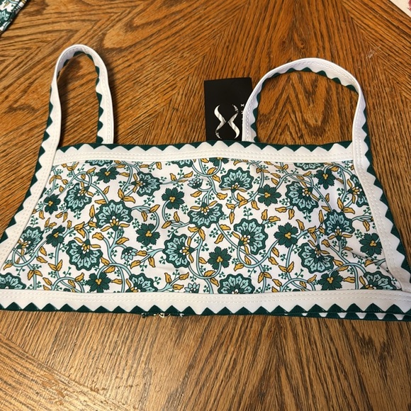 NWT L GREEN FLORAL VERY SEXY HIGH SIDES SQUARE TOP 2-Piece bikini - Picture 5 of 6